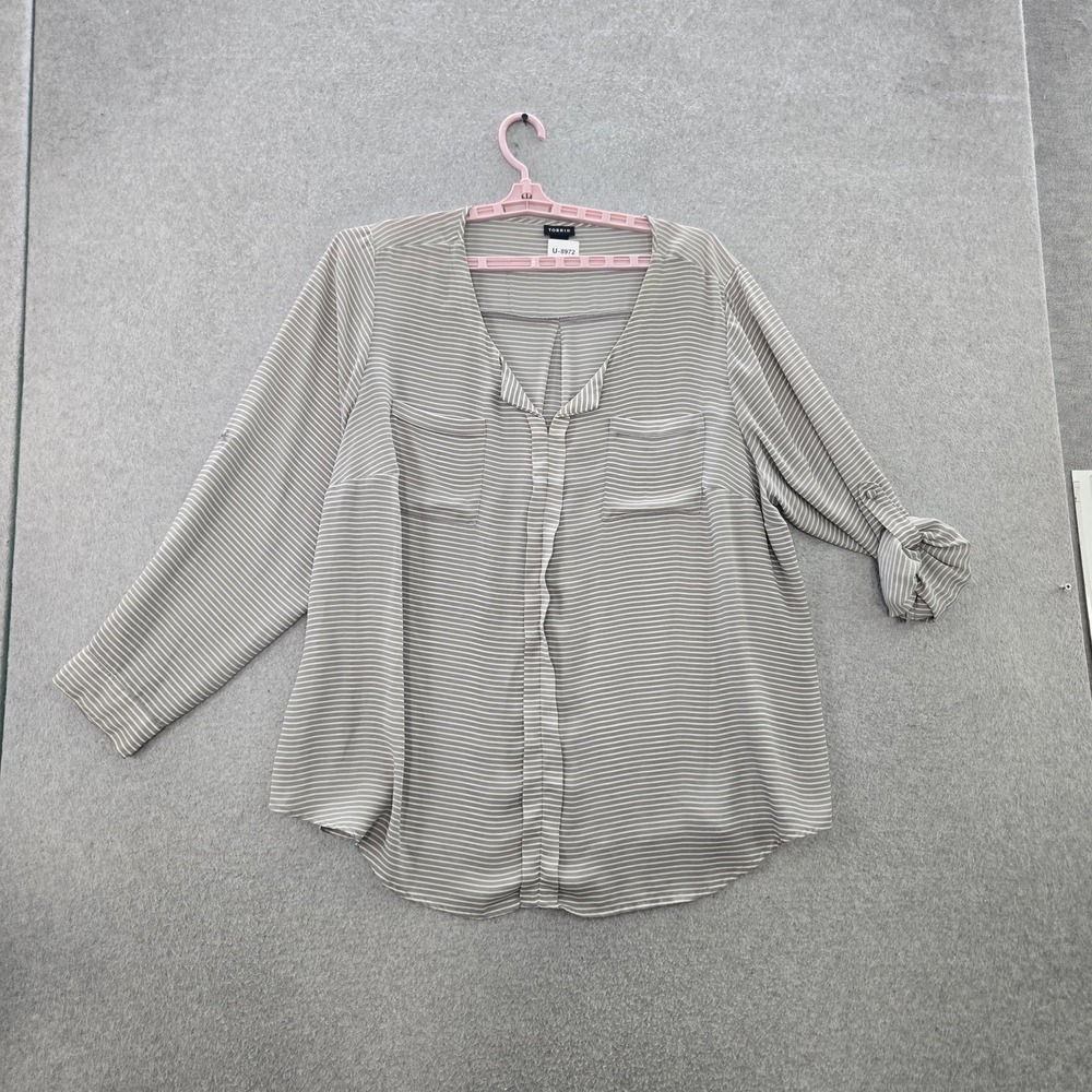Torrid Women Blouse 3 Gray Striped Button V-Neck Front Roll Tab Harper Tunic
